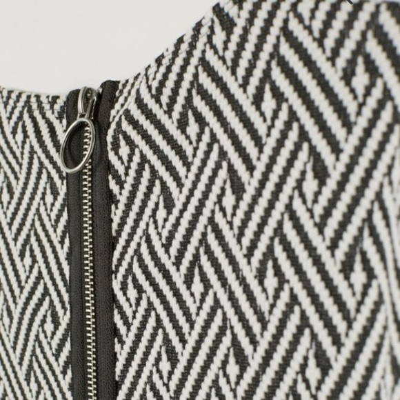 LAST CHANCE! H&M Short Jersey Dress - Size 4 - Picture 6 of 6